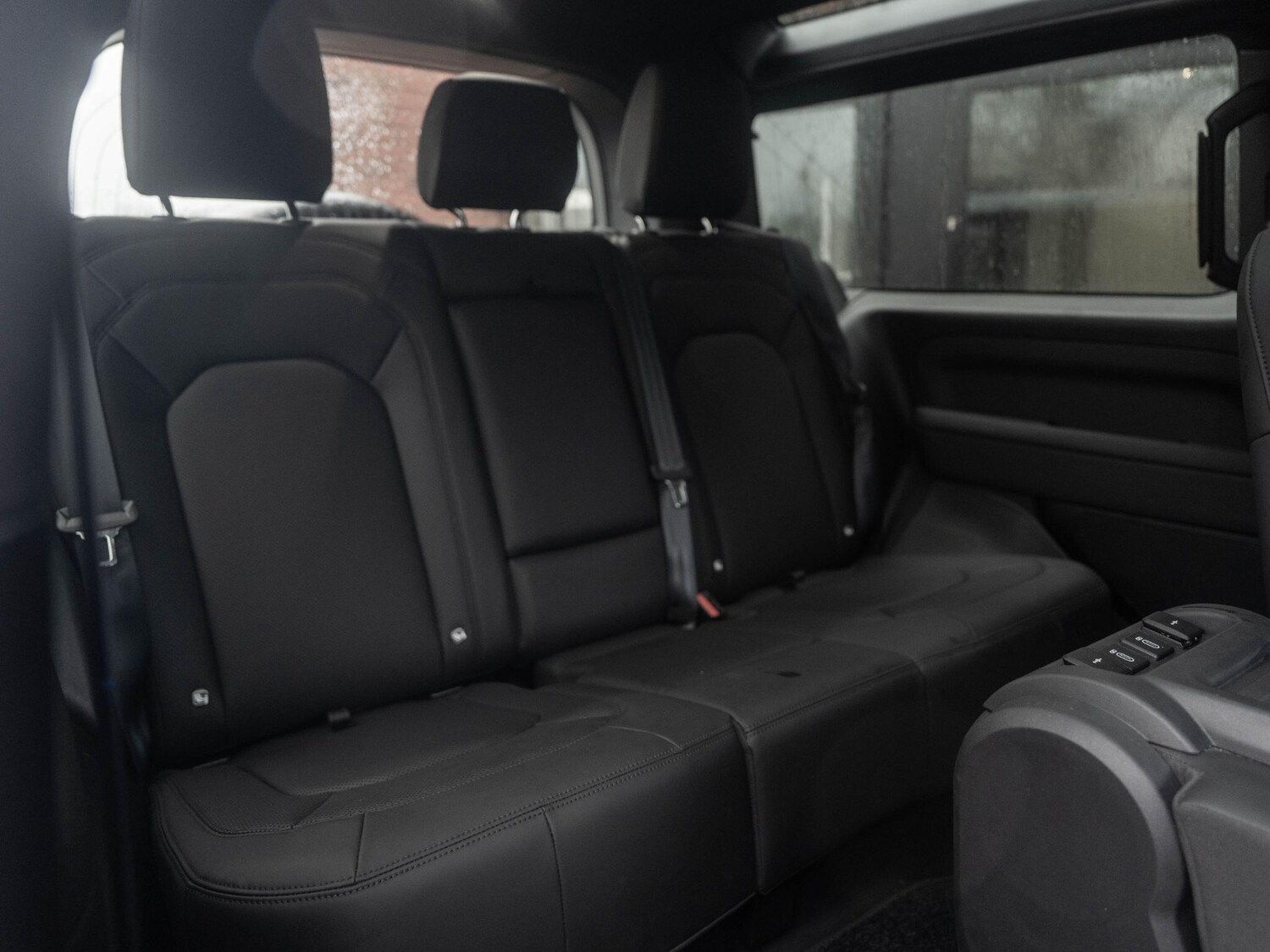 Used Land Rover Defender 90 2025 for sale - 77144318: Photo 51