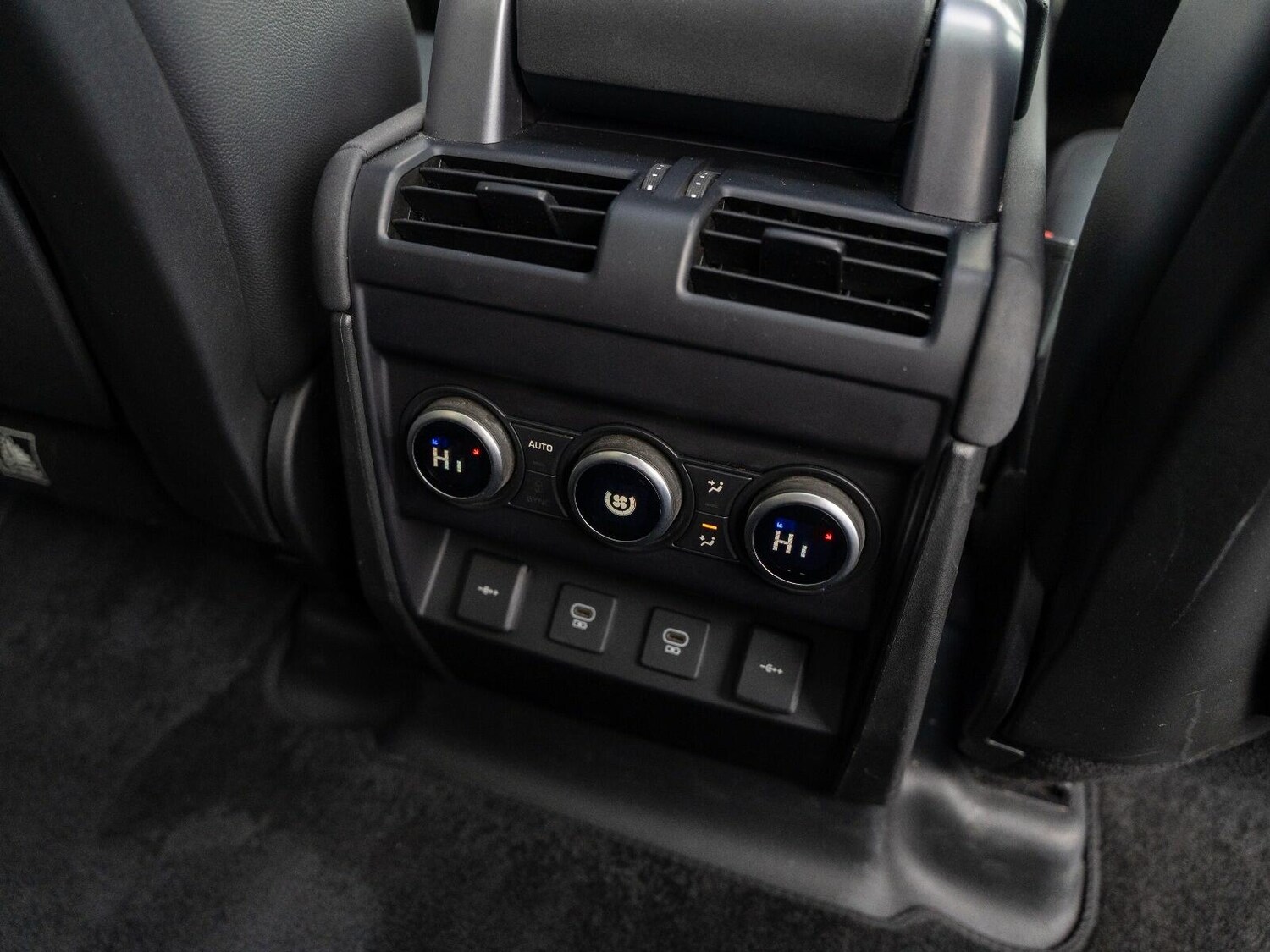 Used Land Rover Defender 110 for sale - 77738637: Photo 21