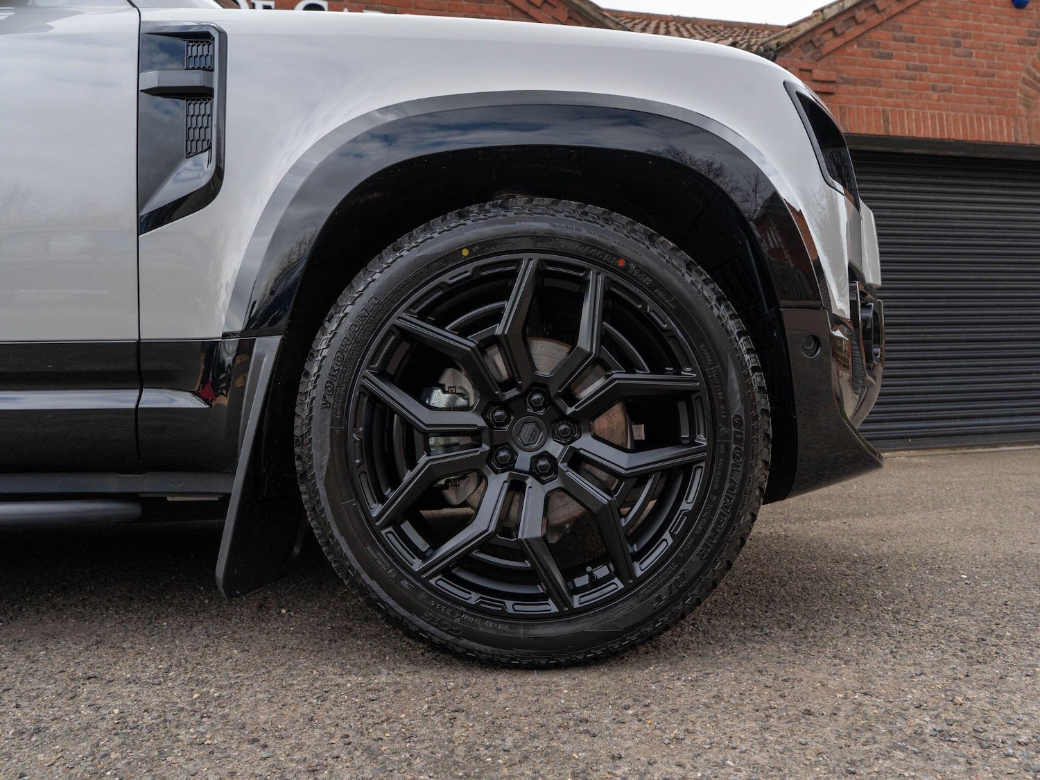 Used Land Rover Defender 110 2026 for sale - 77671121: Photo 37