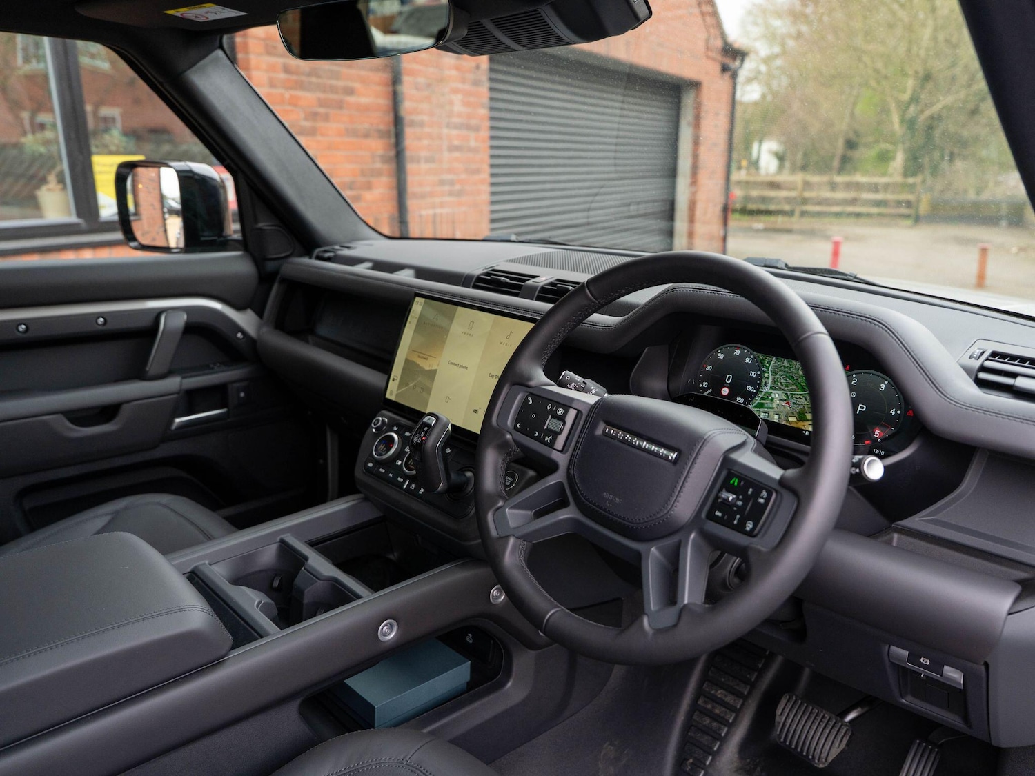 Used Land Rover Defender 110 2026 for sale - 77671121: Photo 40