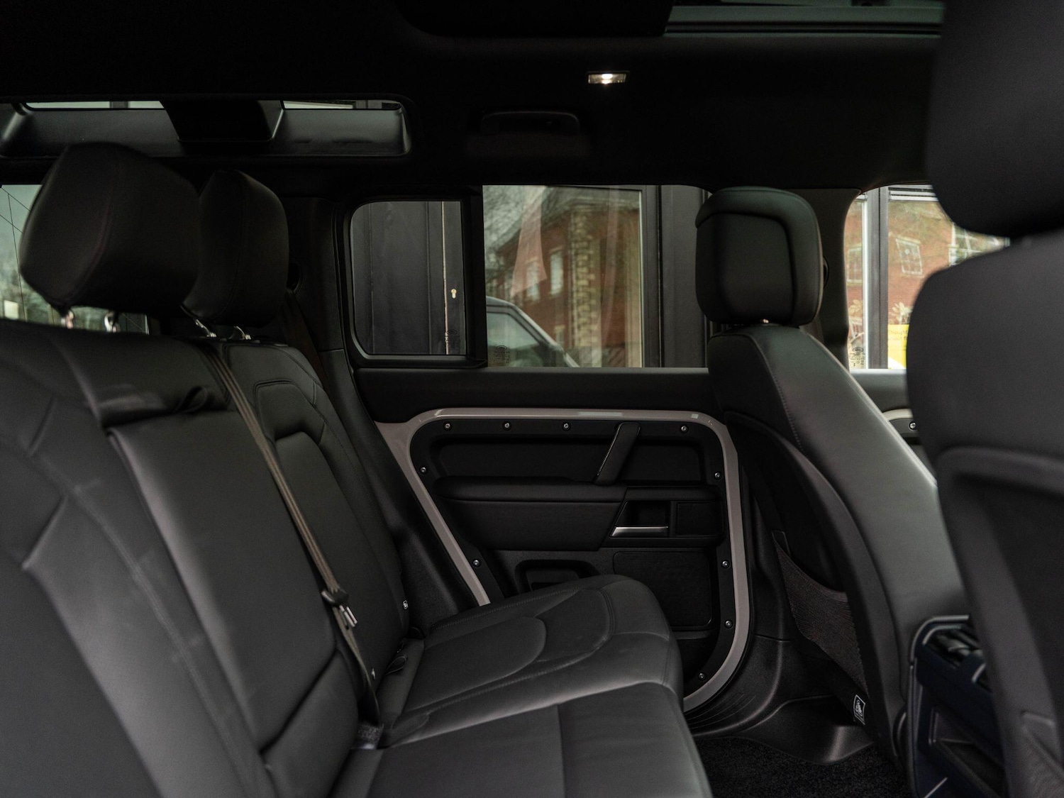 Used Land Rover Defender 110 2026 for sale - 77671121: Photo 51