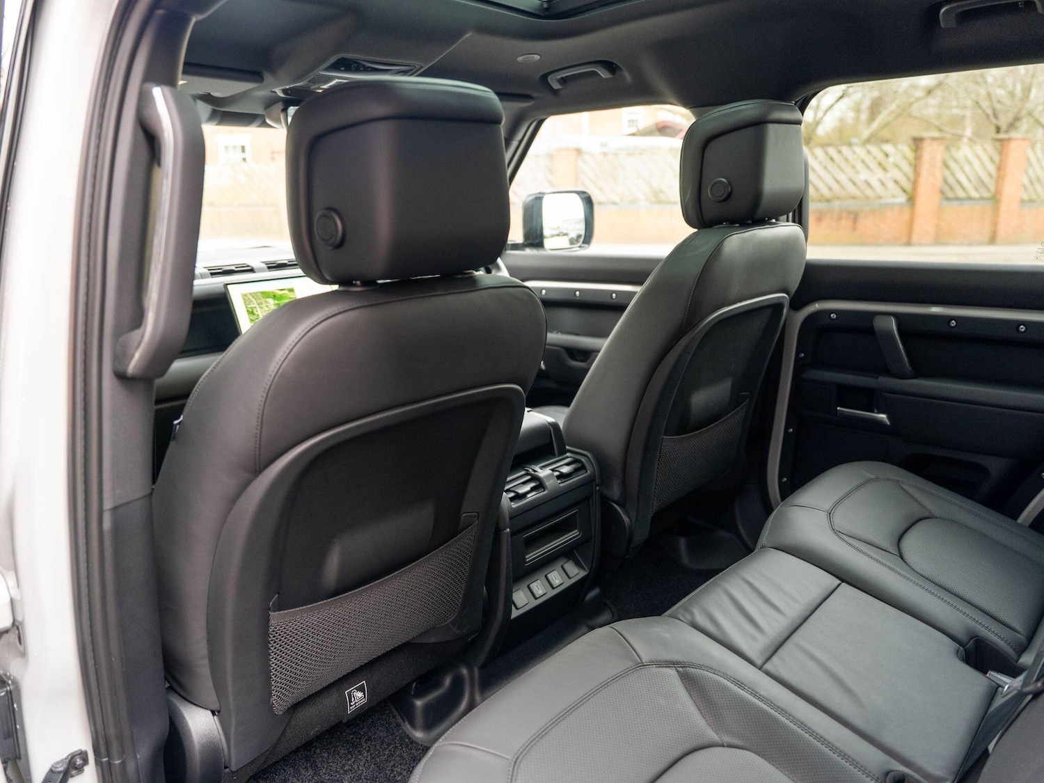 Used Land Rover Defender 110 2026 for sale - 77671121: Photo 53