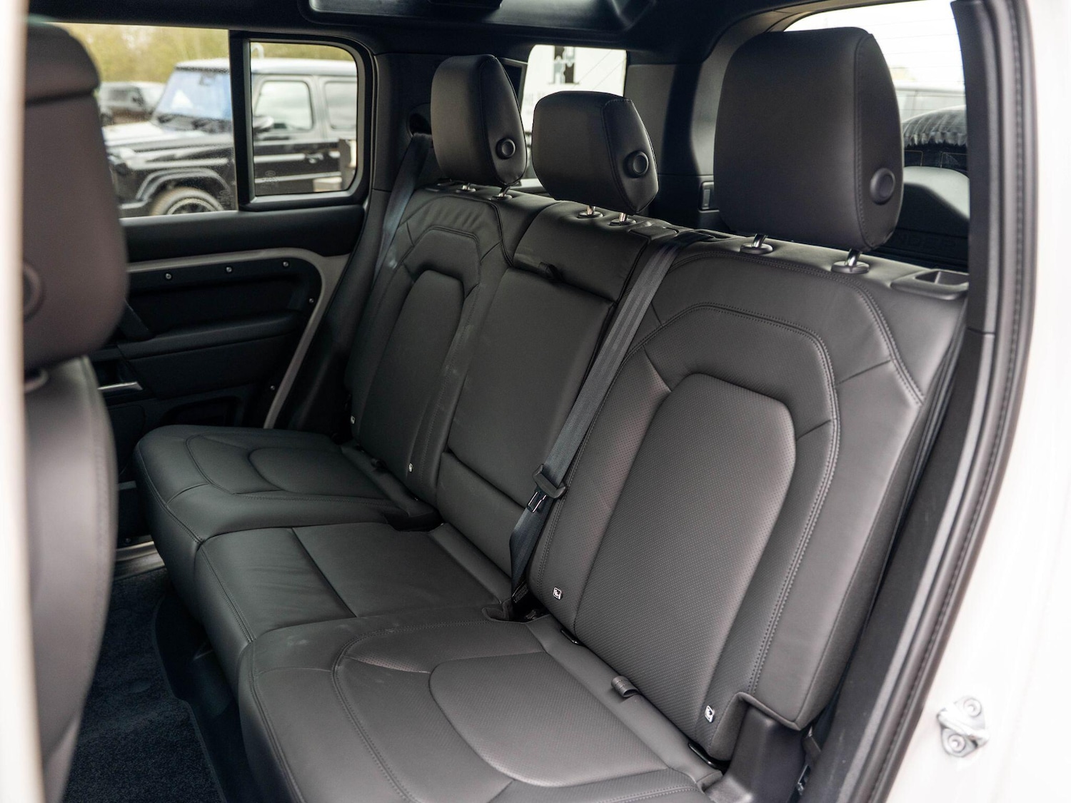 Used Land Rover Defender 110 2026 for sale - 77671121: Photo 54