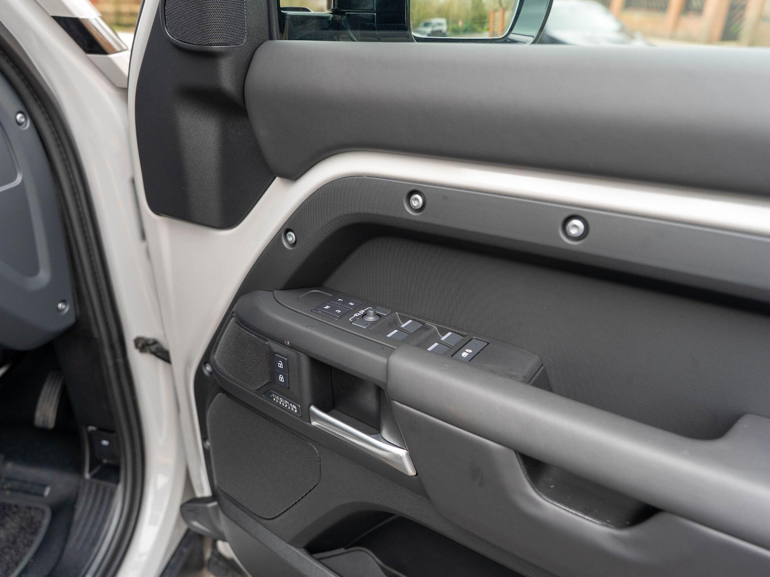 Used Land Rover Defender 110 2026 for sale - 77671121: Photo 57