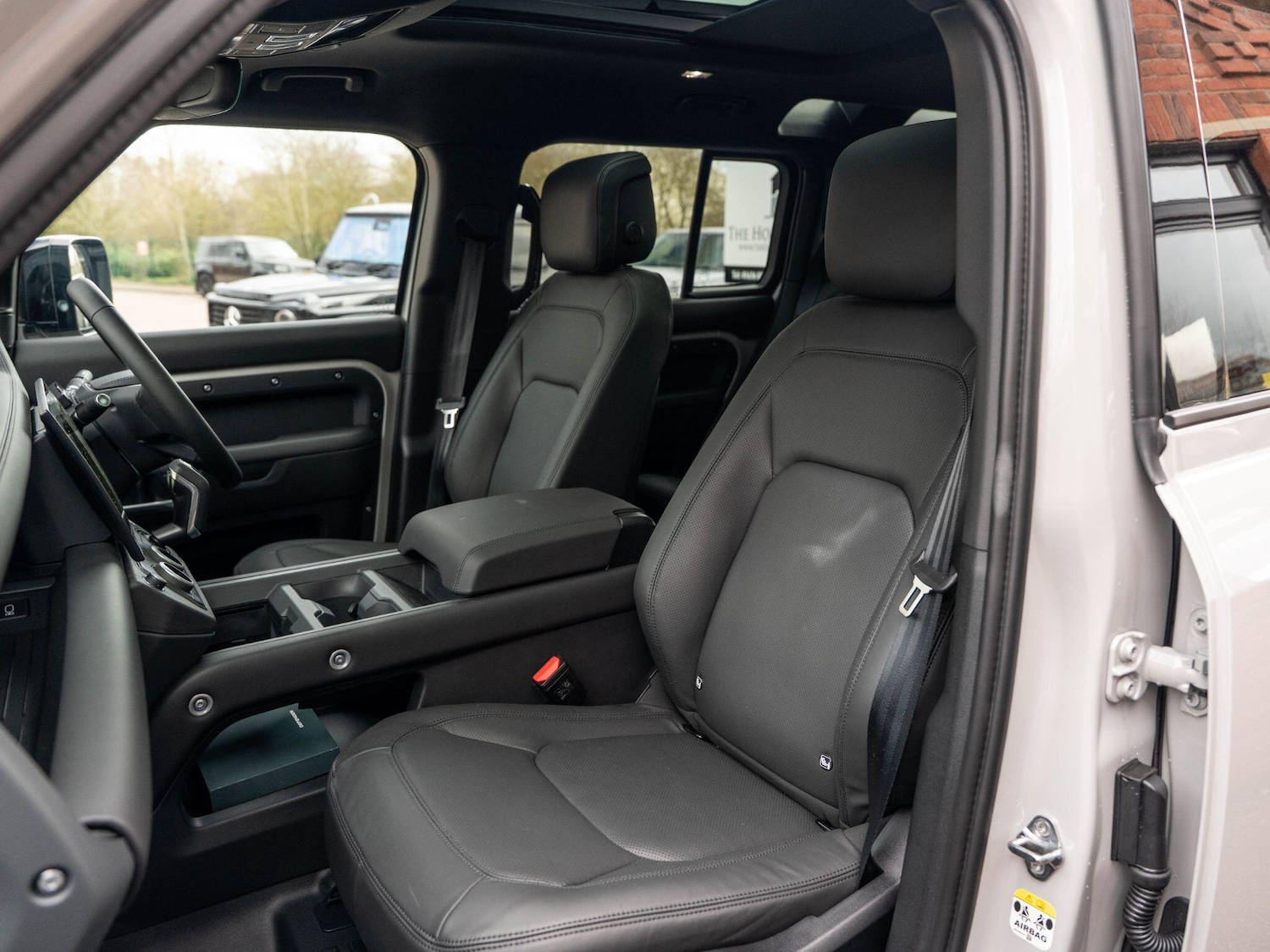 Used Land Rover Defender 110 2026 for sale - 77671121: Photo 61