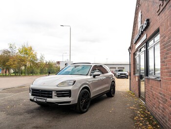 Used Porsche Cayenne 2024 for sale - 76990841: Photo