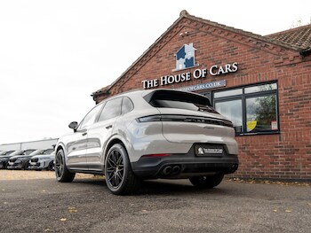 Used Porsche Cayenne 2024 for sale - 76990841: Photo