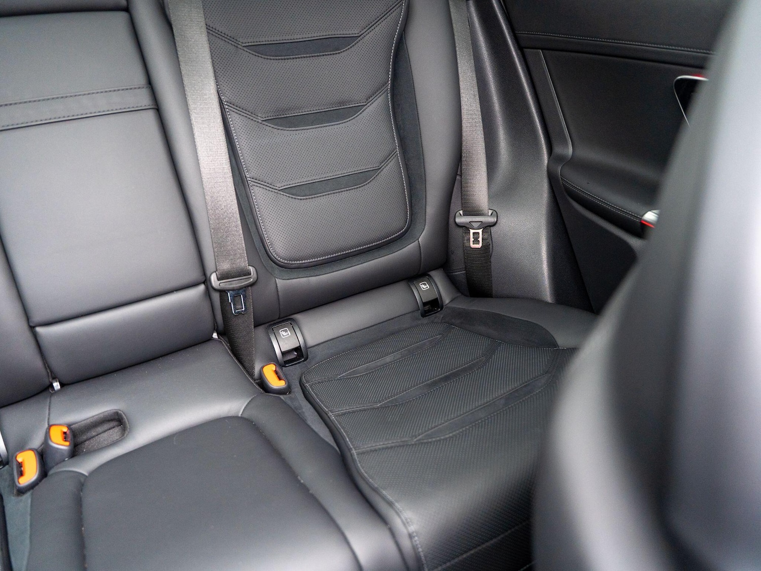 Used Mercedes-Benz GLC for sale - 77396332: Photo 63