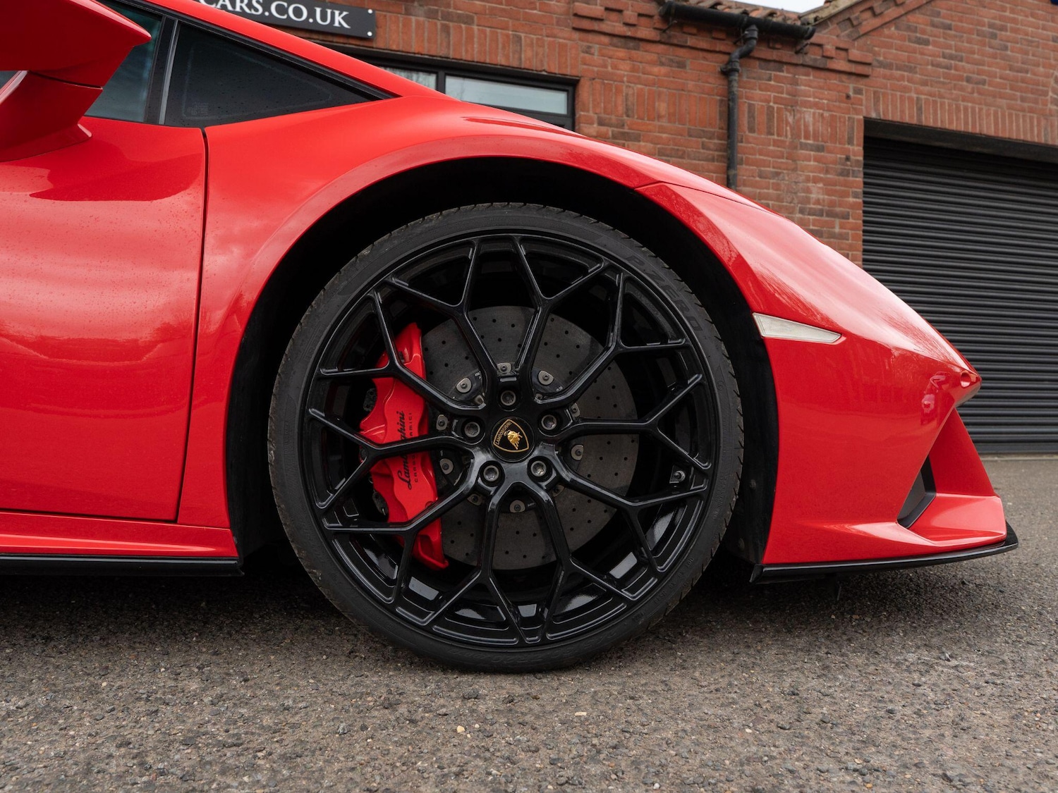 Used Lamborghini Huracan 2019 for sale - 78127578: Photo 38