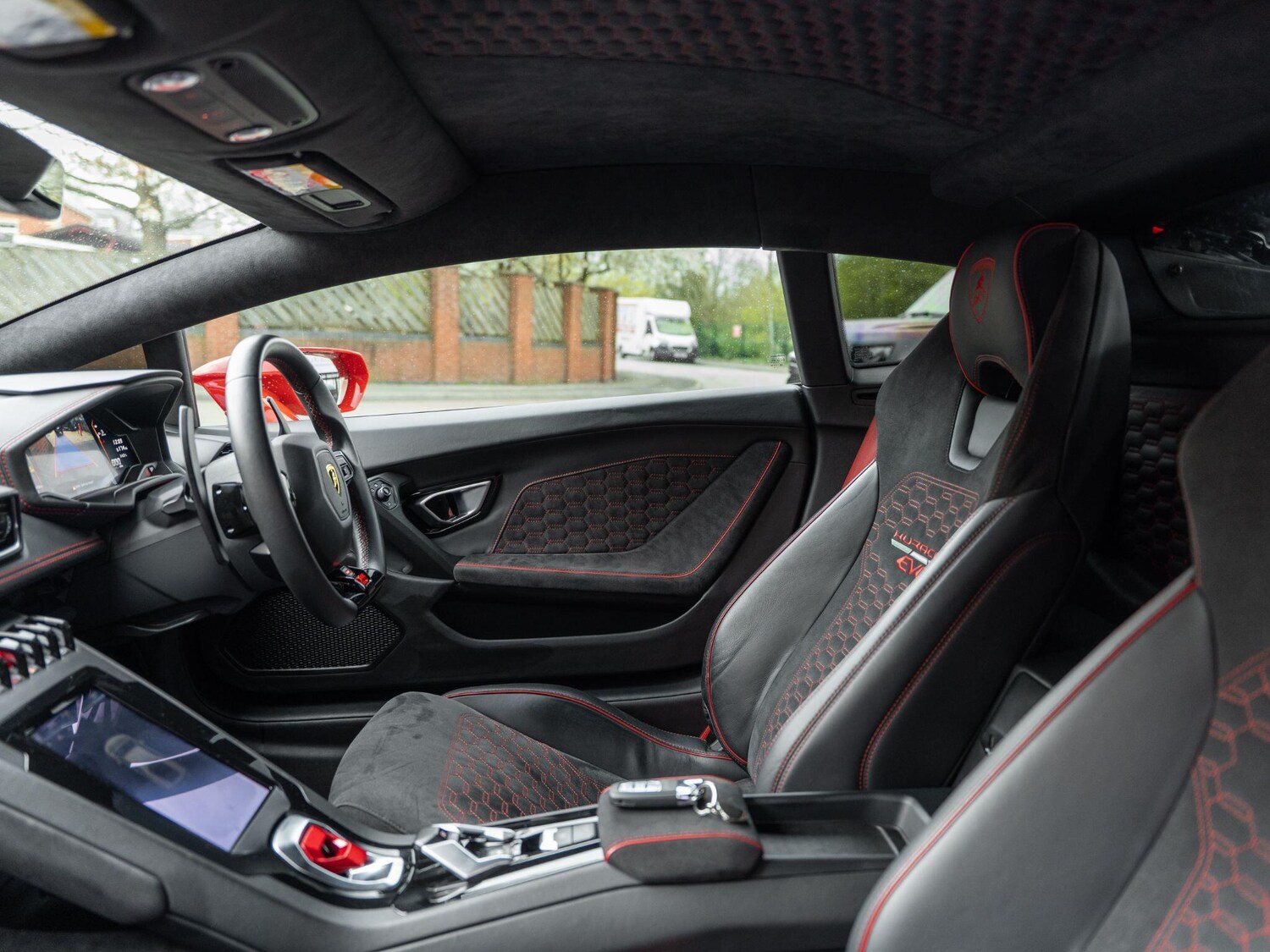 Used Lamborghini Huracan 2019 for sale - 78127578: Photo 46