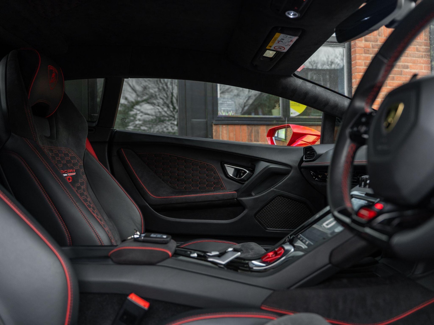 Used Lamborghini Huracan 2019 for sale - 78127578: Photo 47