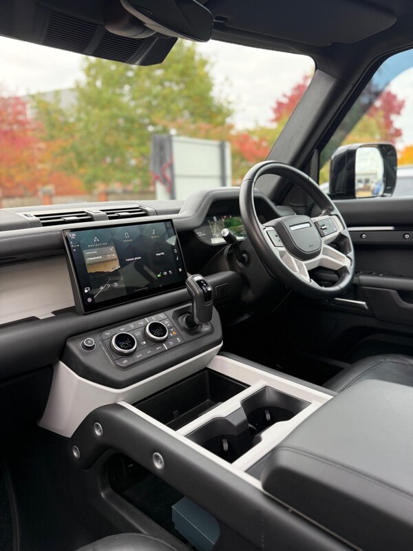 Used Land Rover Defender 110 2025 for sale - 76239343: Photo 10