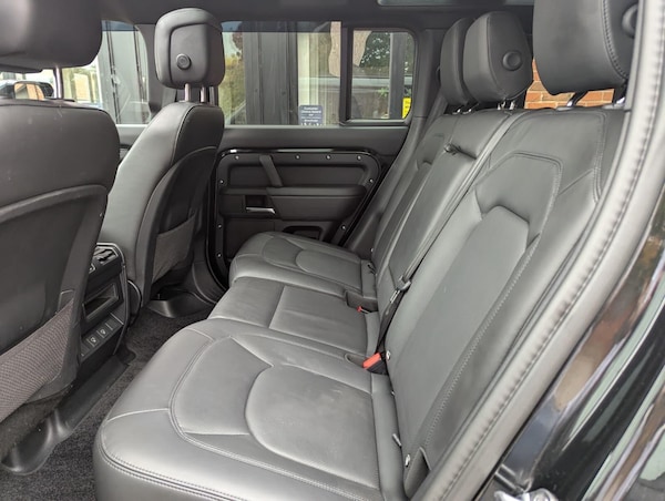 Used Land Rover Defender 110 2025 for sale - 76239343: Photo 14