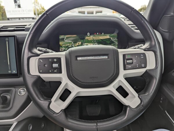 Used Land Rover Defender 110 2025 for sale - 76239343: Photo 16