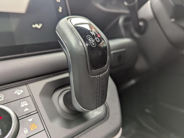 Used Land Rover Defender 110 2025 for sale - 76239343: Photo 26