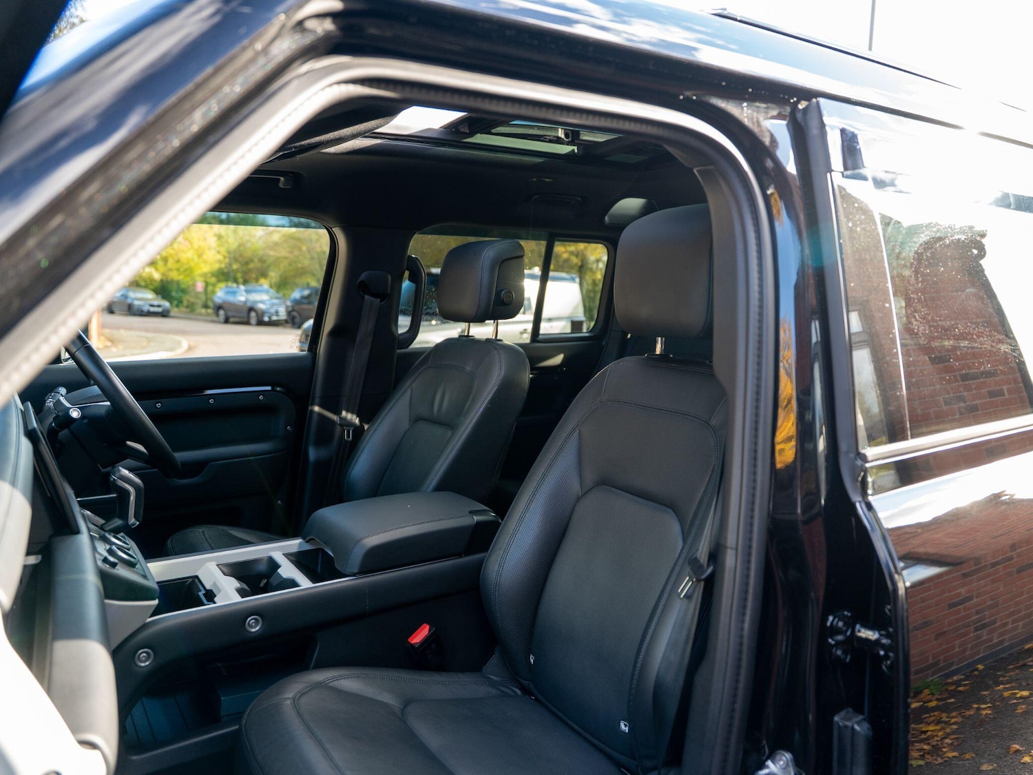 Used Land Rover Defender 110 2025 for sale - 76239343: Photo 34