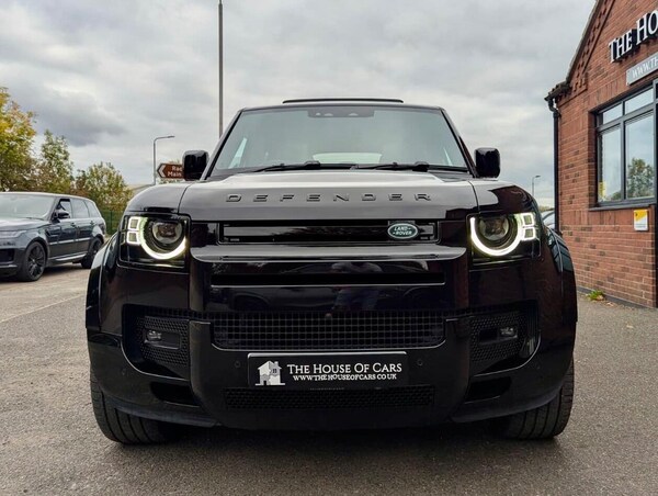 Used Land Rover Defender 110 2025 for sale - 76239343: Photo 3