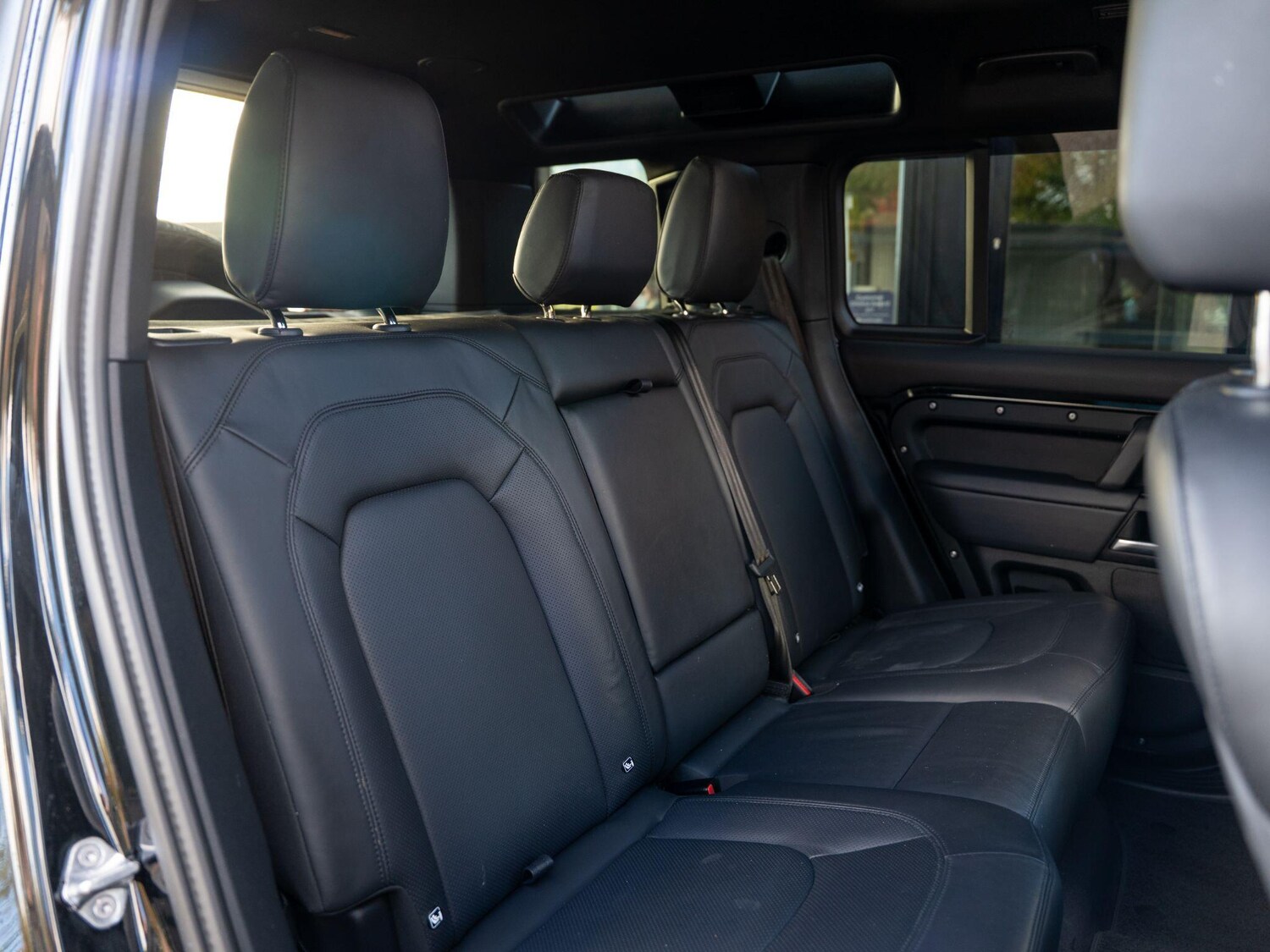 Used Land Rover Defender 110 2025 for sale - 76239343: Photo 46