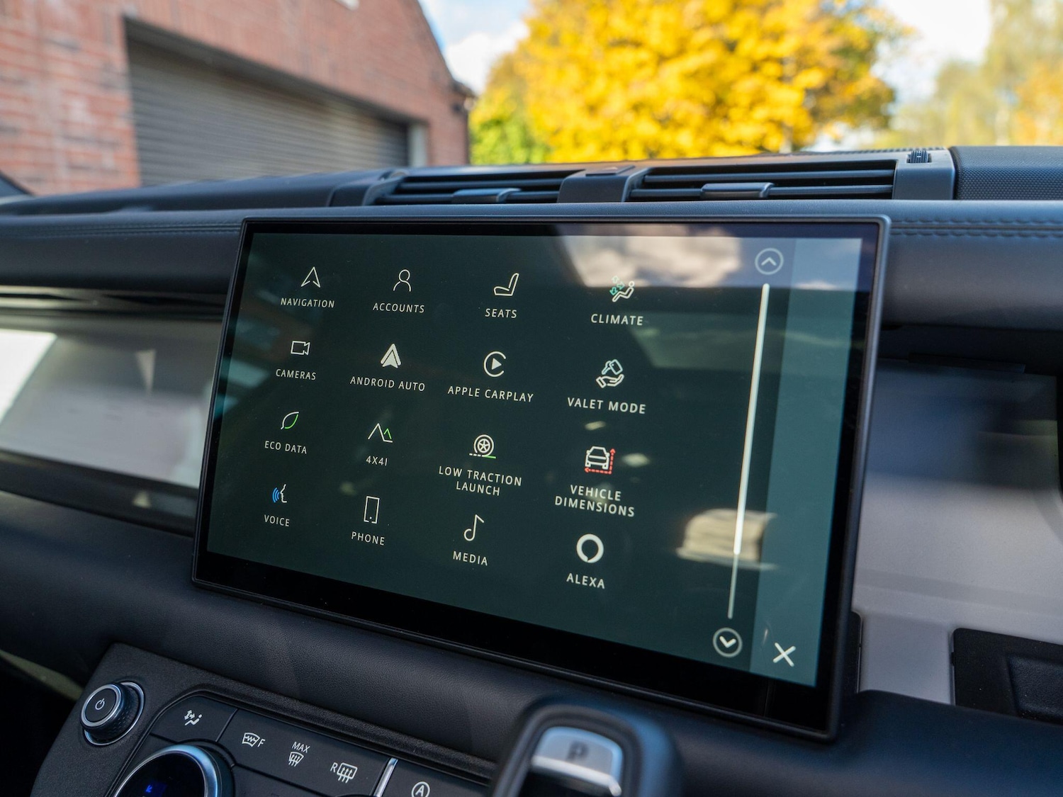 Used Land Rover Defender 110 2025 for sale - 76239343: Photo 54