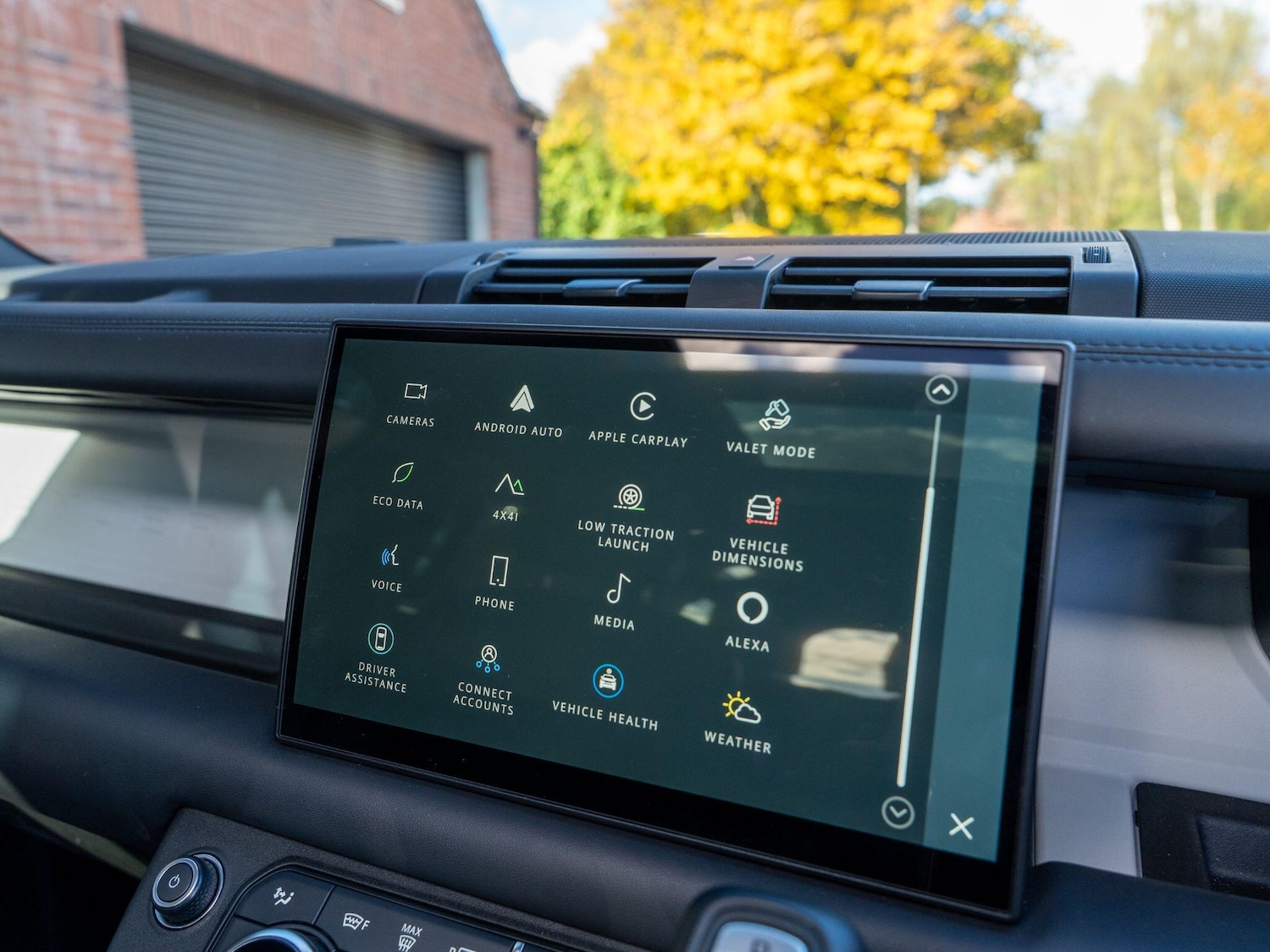 Used Land Rover Defender 110 2025 for sale - 76239343: Photo 55