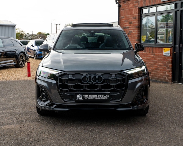 Used Audi SQ7 2025 for sale - 75708662: Photo 2