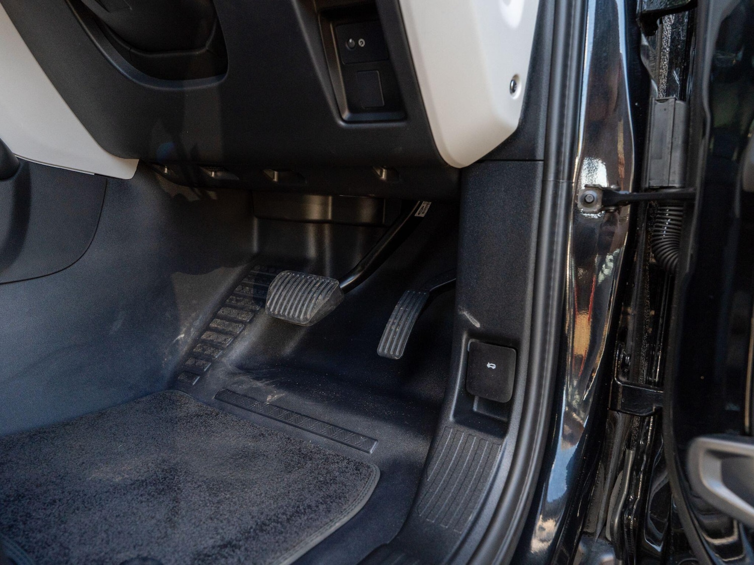 Used Land Rover Defender 110 for sale - 76997447: Photo 59