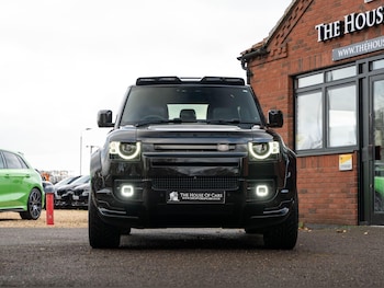 Used Land Rover Defender 90 2023 for sale - 76613144: Photo