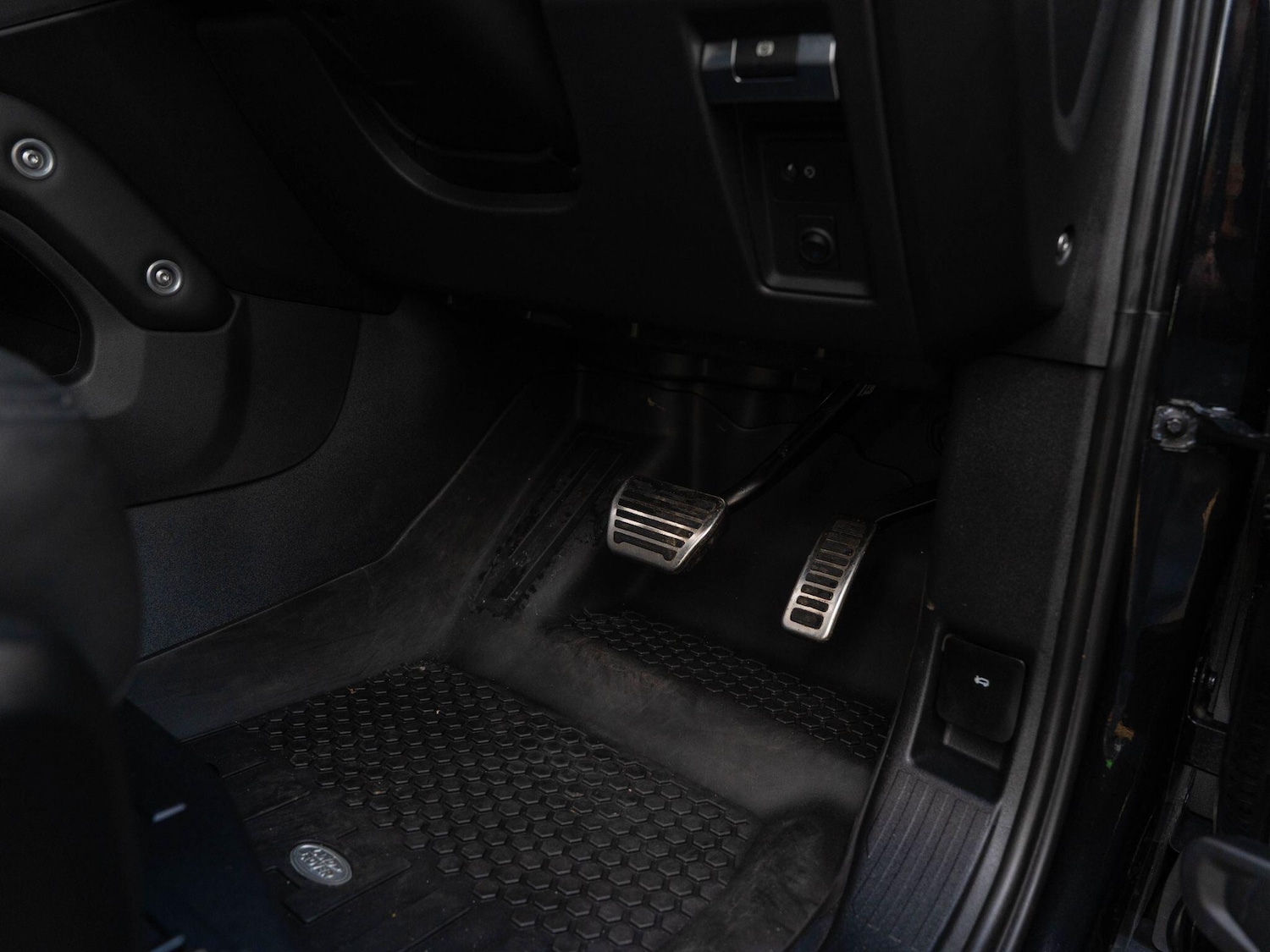 Used Land Rover Defender 90 for sale - 76613144: Photo 59