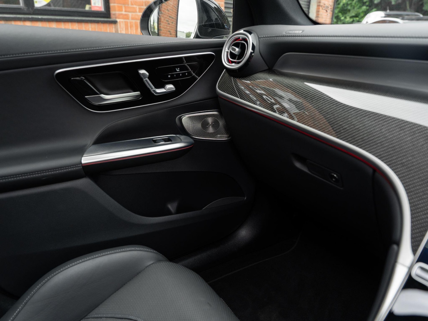 Used Mercedes-Benz GLC 2023 for sale - 76136697: Photo 75