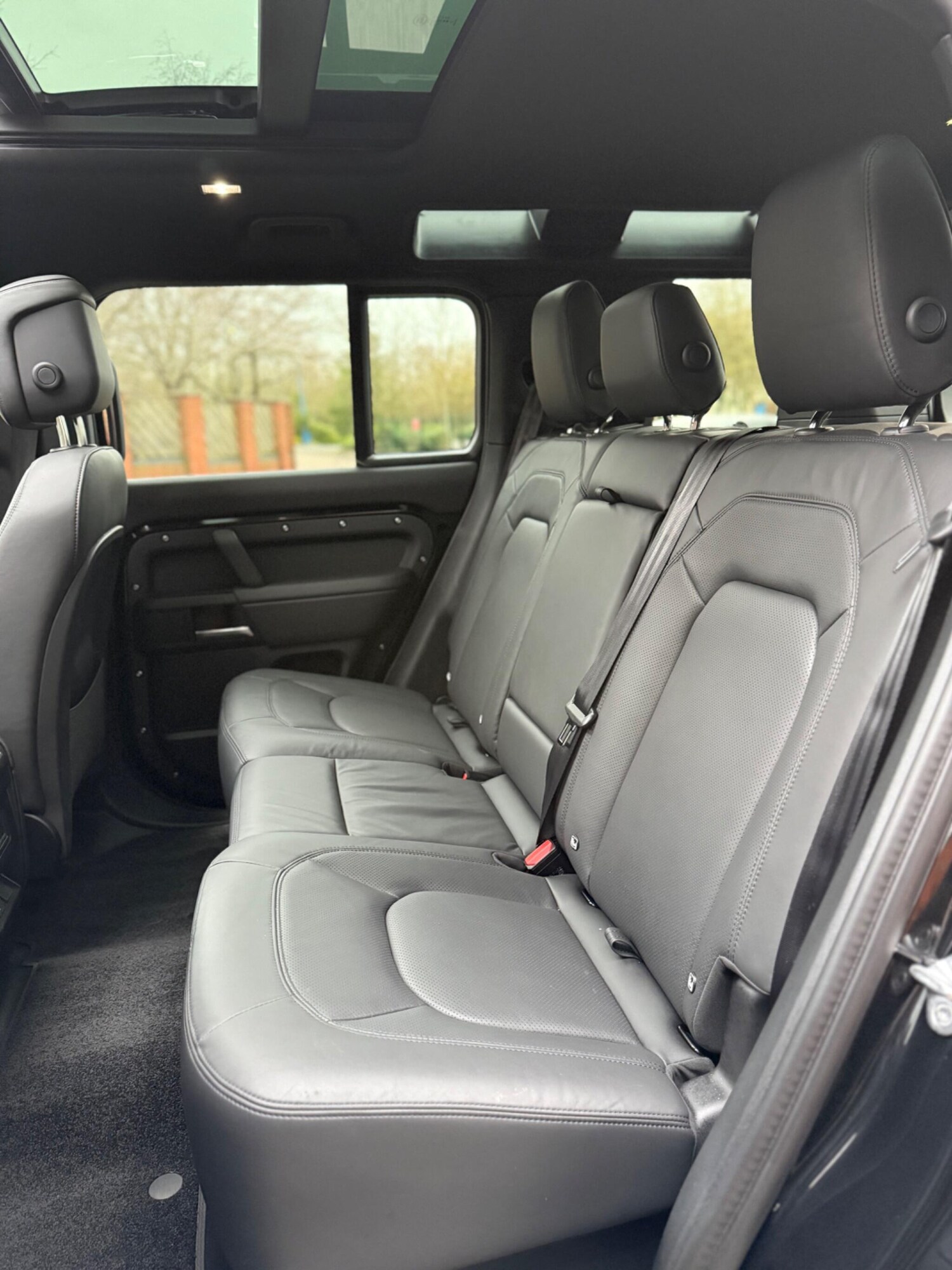 Used Land Rover Defender 110 2025 for sale - 77565074: Photo 10