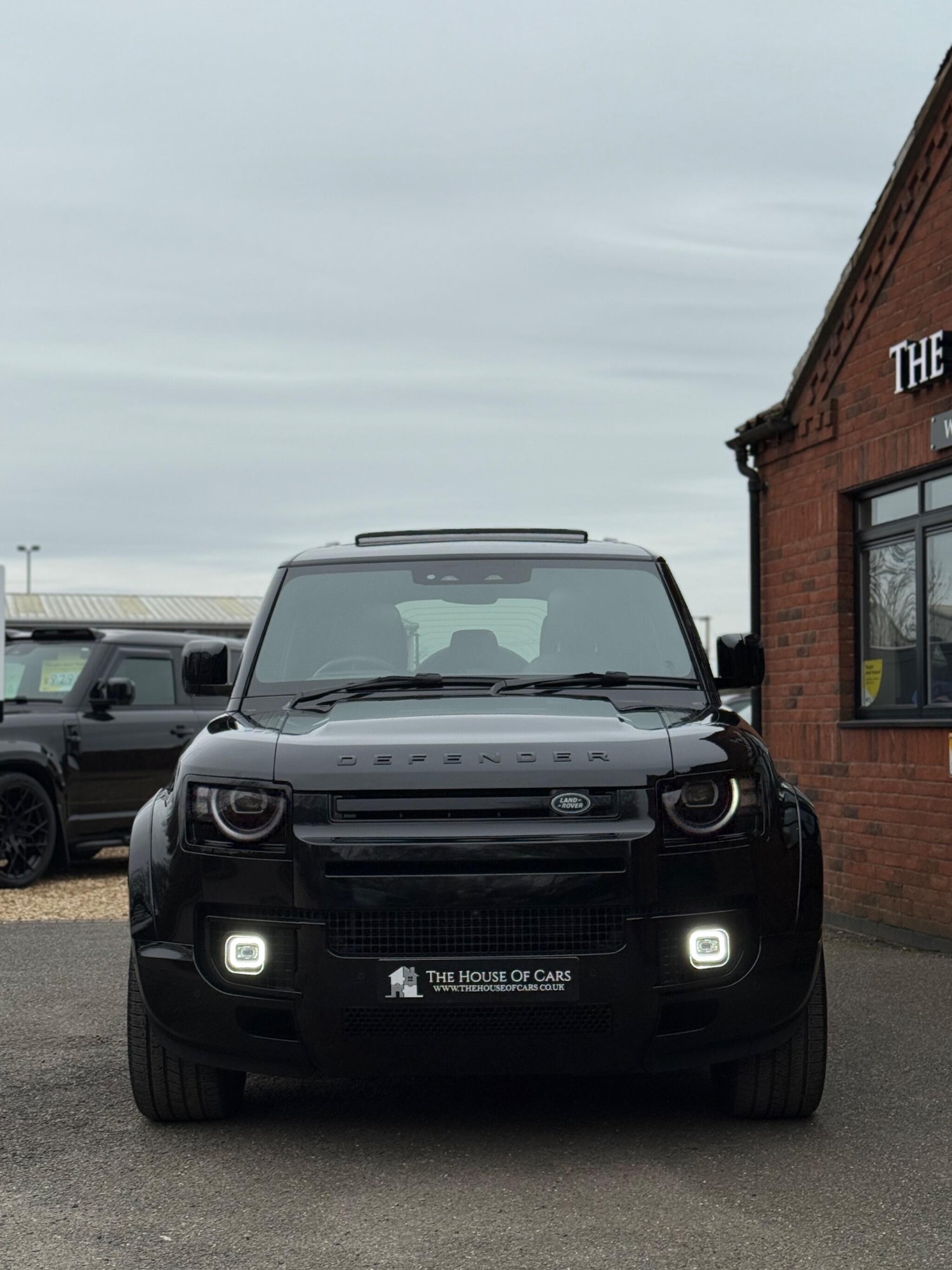 Used Land Rover Defender 110 2025 for sale - 77565074: Photo 3
