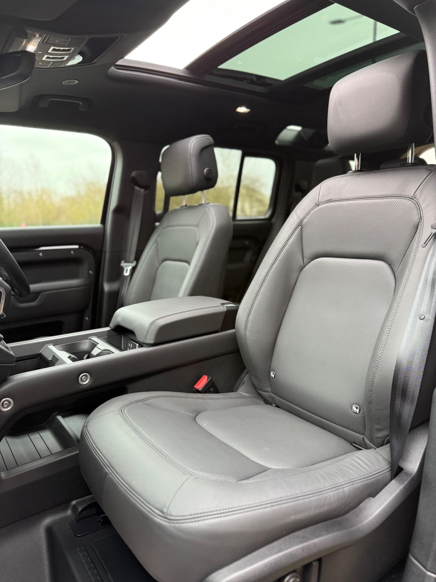 Used Land Rover Defender 110 2025 for sale - 77565074: Photo 9