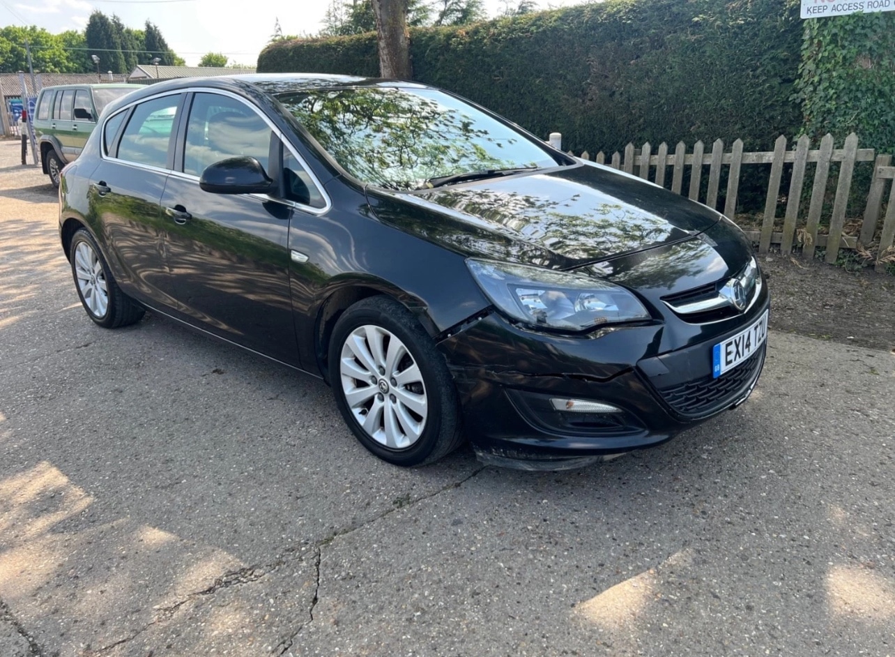 Used Vauxhall Astra 2014 for sale - 76610791: Photo 1