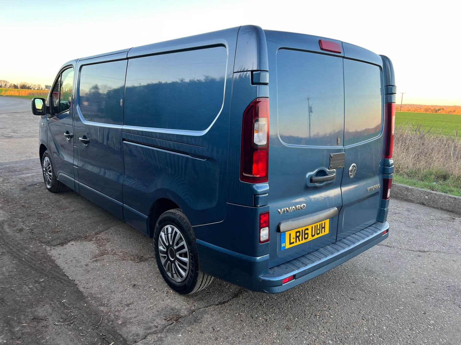 Used Vauxhall Vivaro 2016 for sale - 77053006: Photo 5