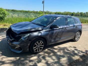 Used Hyundai i30 2018 for sale - 74602324: Photo