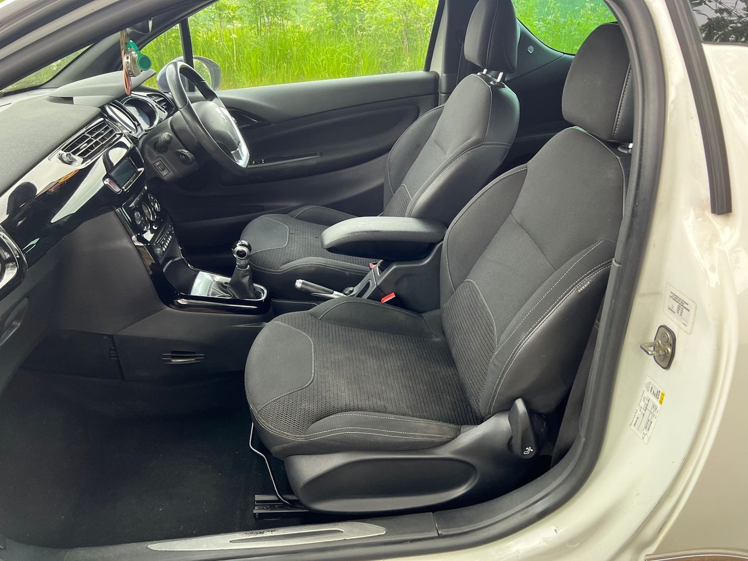 Used Citroen DS3 2014 for sale - 76609810: Photo 11