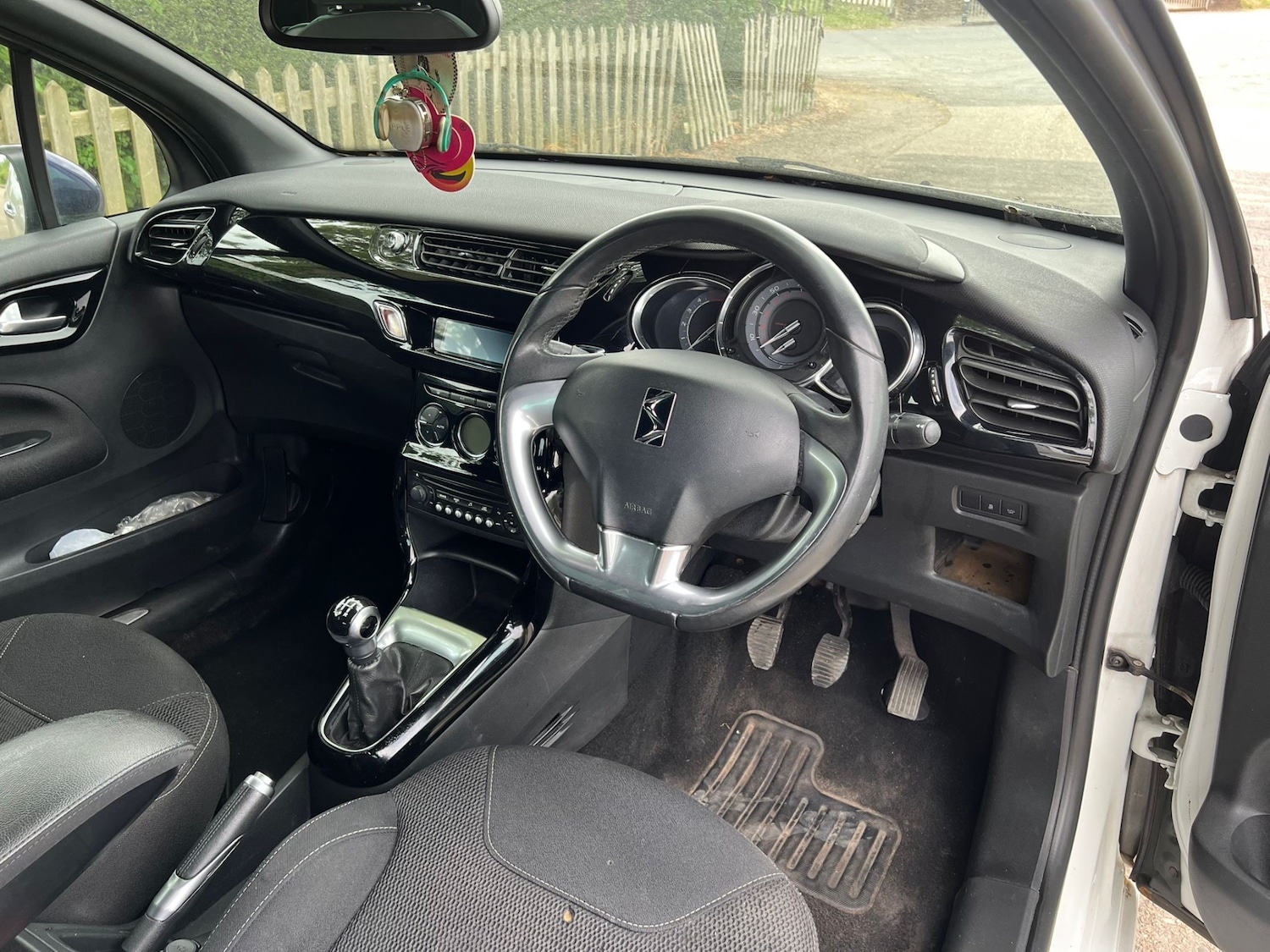 Used Citroen DS3 2014 for sale - 76609810: Photo 14