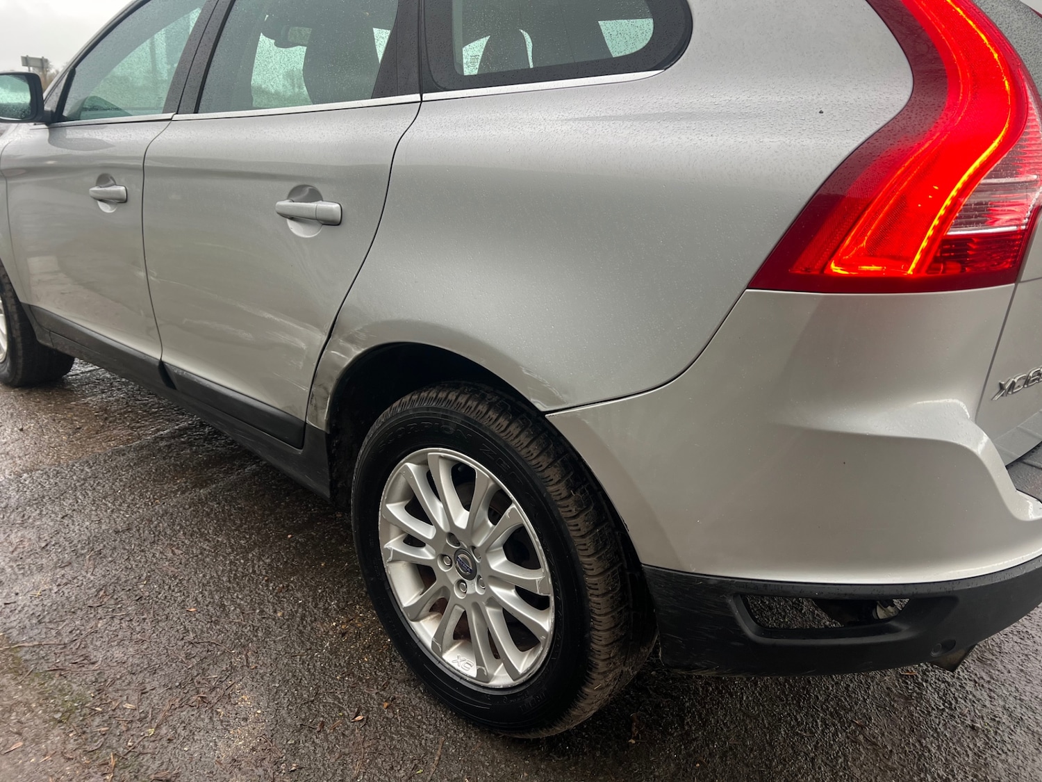 Used Volvo XC60 2010 for sale - 76627261: Photo 10