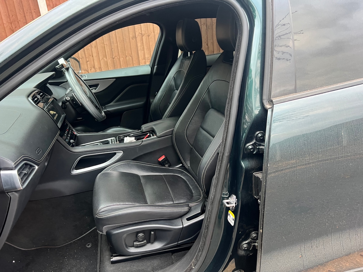 Used Jaguar F-Pace 2018 for sale - 76844989: Photo 12