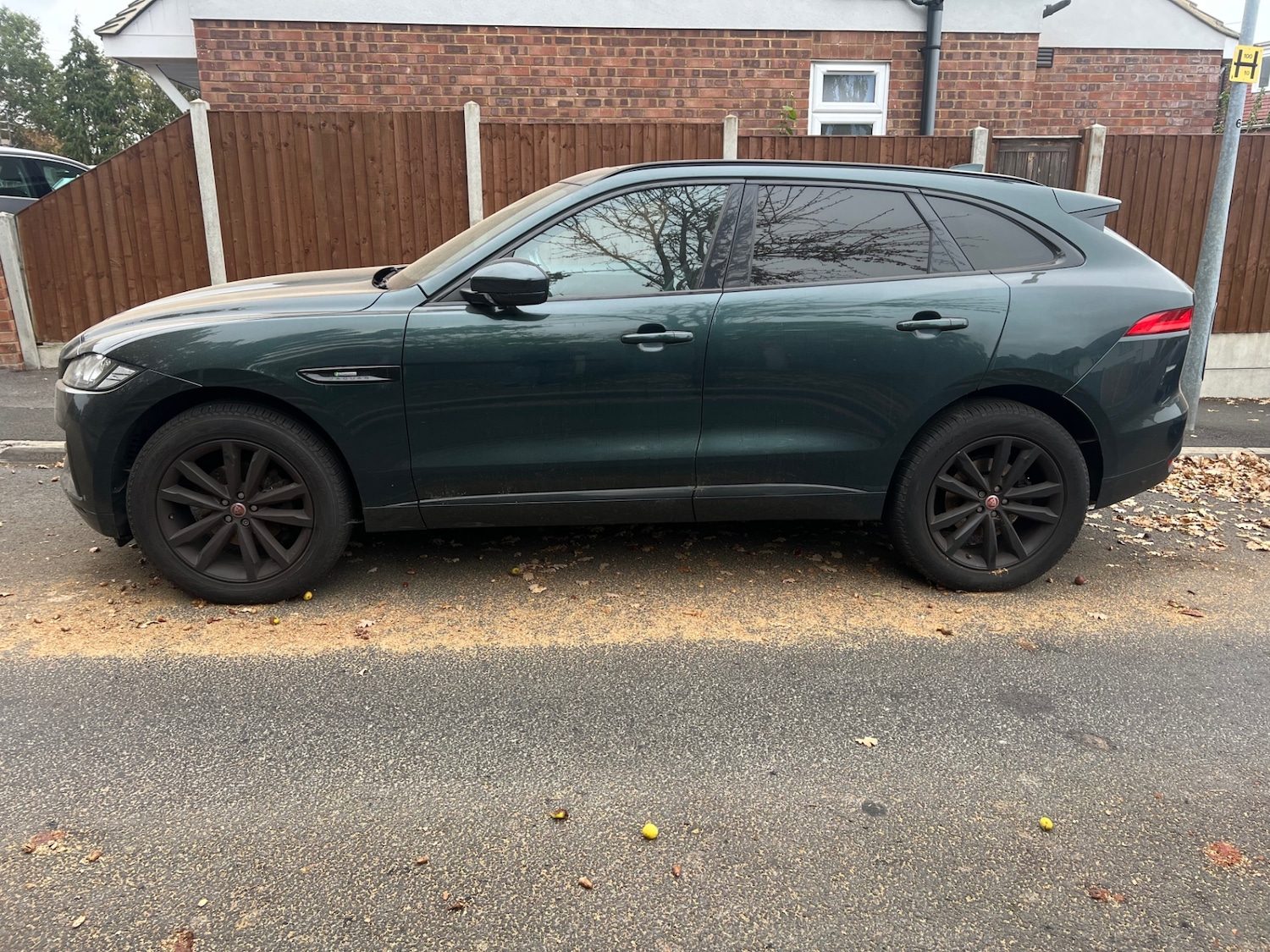 Used Jaguar F-Pace 2018 for sale - 76844989: Photo 4
