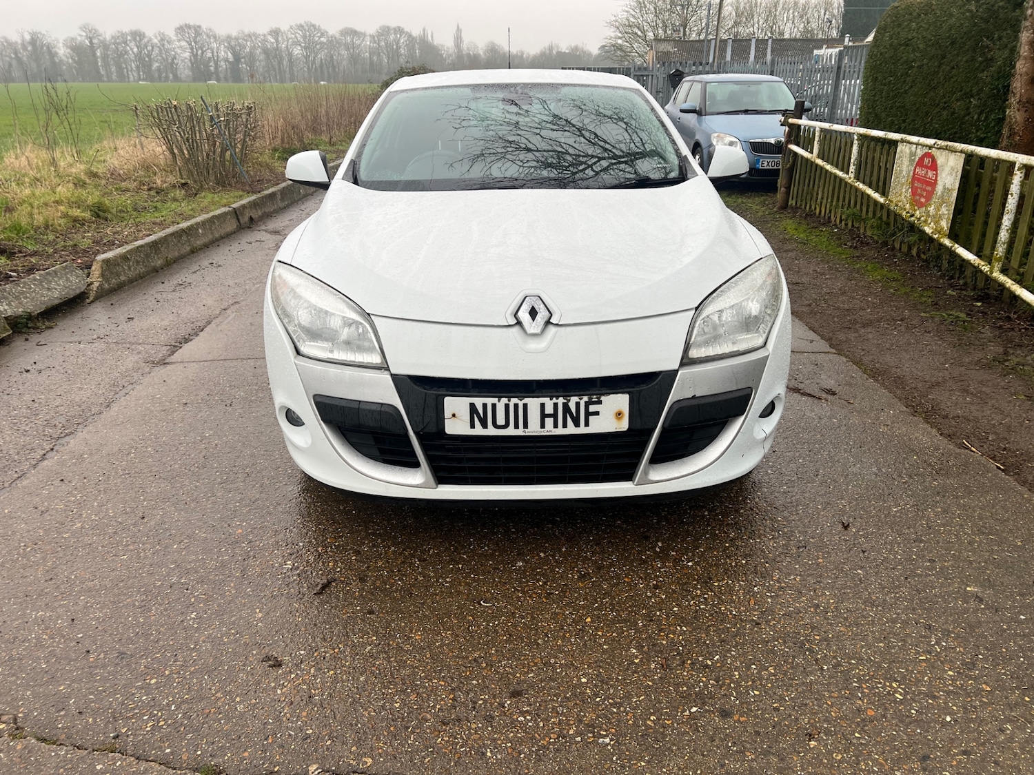 Used Renault Megane 2011 for sale - 76610820: Photo 2
