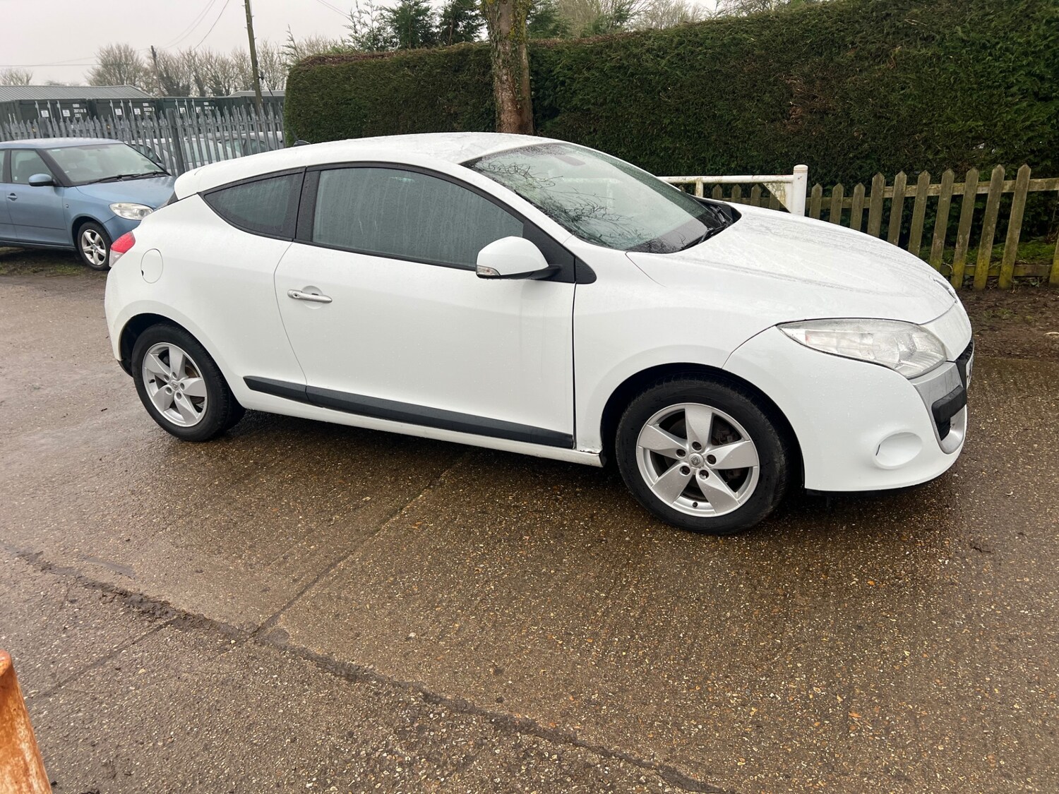 Used Renault Megane 2011 for sale - 76610820: Photo 4