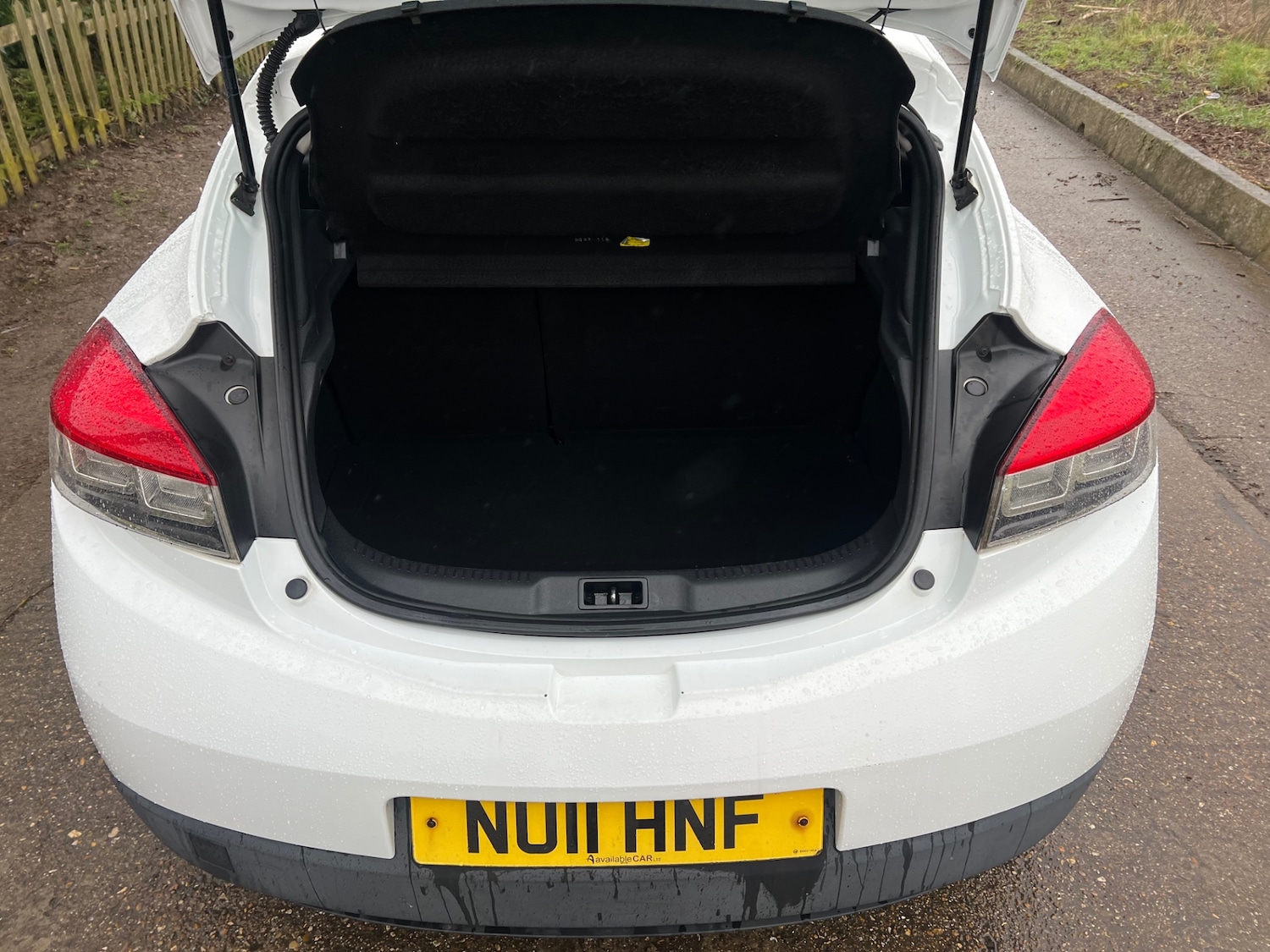 Used Renault Megane 2011 for sale - 76610820: Photo 8