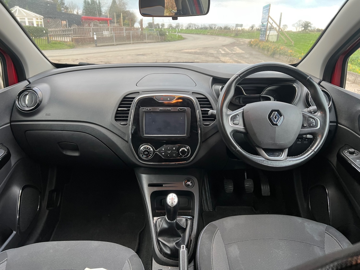 Used Renault Captur 2017 for sale - 76627070: Photo 17