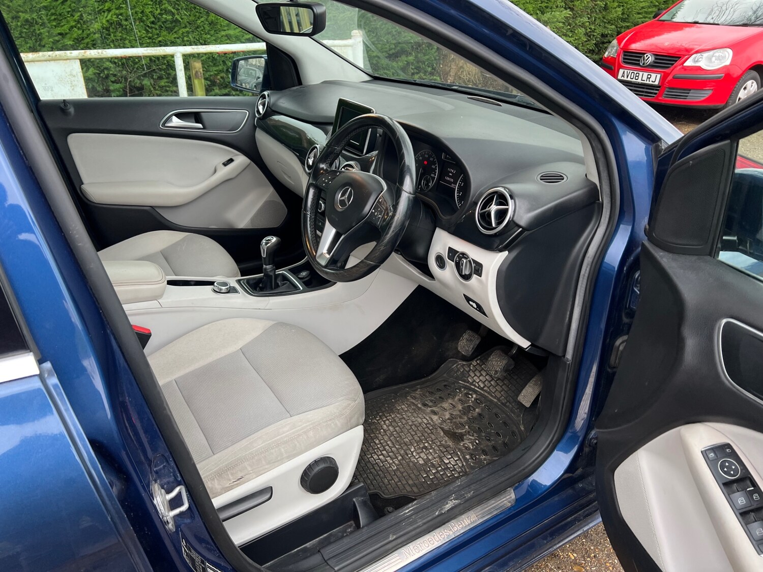 Used Mercedes-Benz B Class 2012 for sale - 77409811: Photo 10