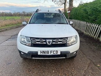Used Dacia Duster 2018 for sale - 76782559: Photo