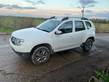 Used Dacia Duster 2018 for sale - 76782559: Photo