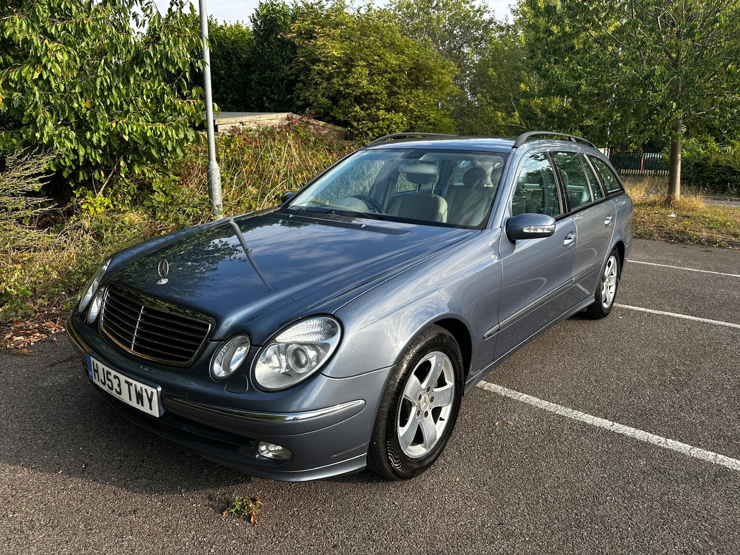 Used Mercedes-Benz E Class 2003 for sale - 76641676: Photo 2