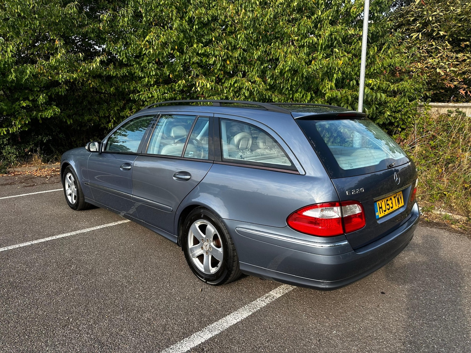 Used Mercedes-Benz E Class 2003 for sale - 76641676: Photo 9