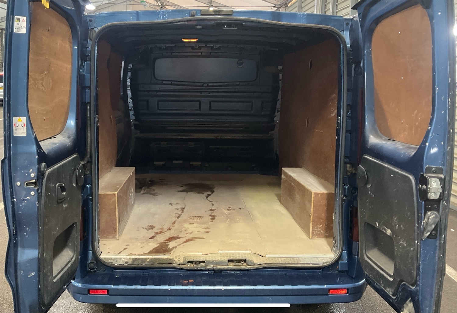 Used Vauxhall Vivaro 2015 for sale - 77053009: Photo 5